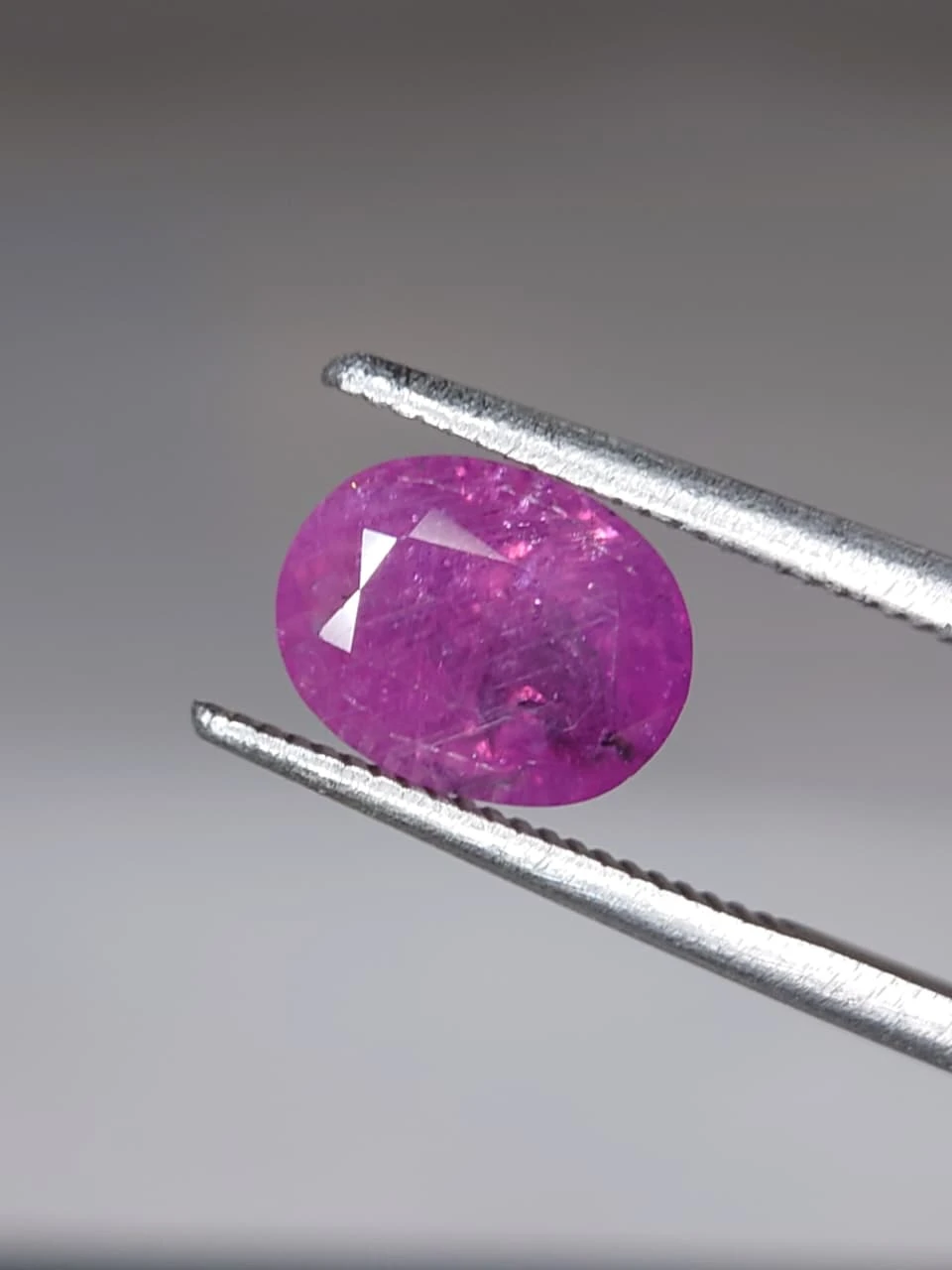 2.2ct Natural Oval Faceted Sapphire from Kashmir Pakistan — view 4